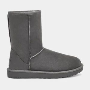 UGG Classic Short II